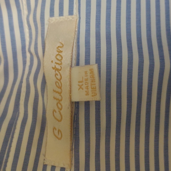 Bell Sleeved Button Up - Picture 2 of 4